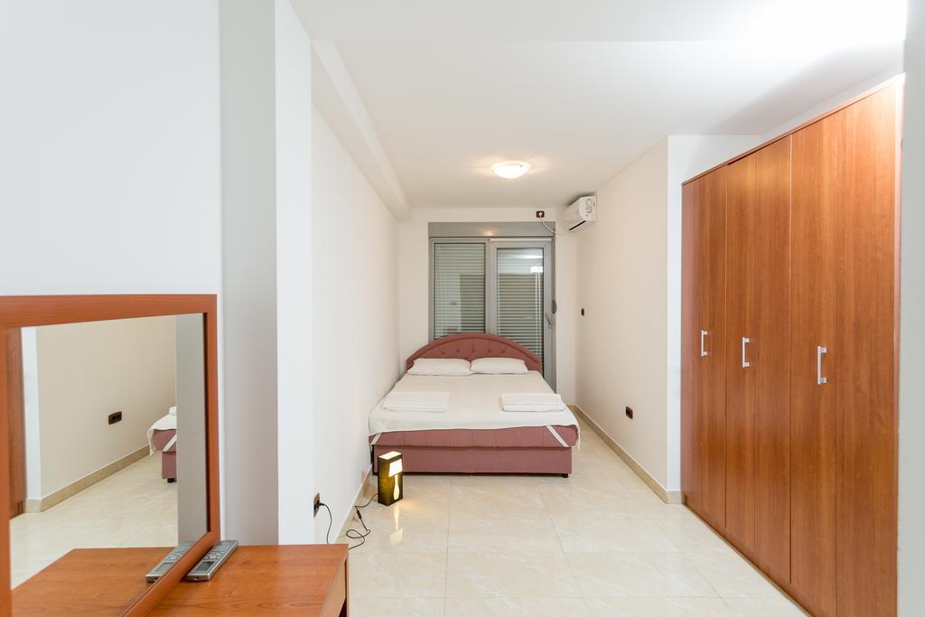 Adriatic Raf Apartments Budva Bagian luar foto